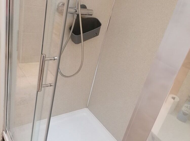 膳宿费 92 Seaford Street