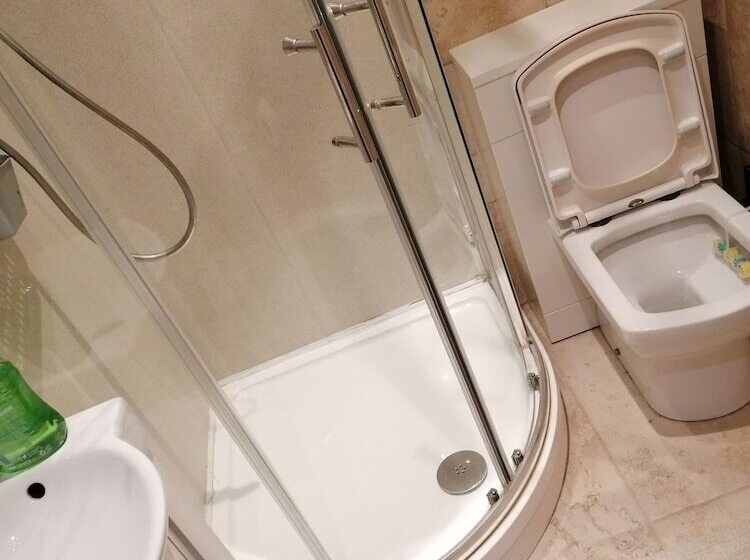 膳宿费 92 Seaford Street