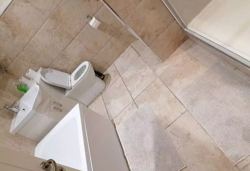 Majatalo 92 Seaford Street