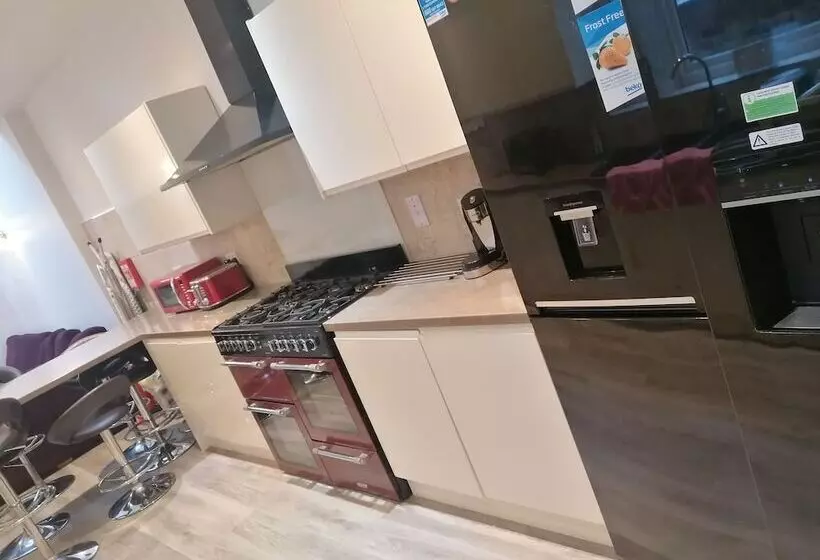 Majatalo 92 Seaford Street