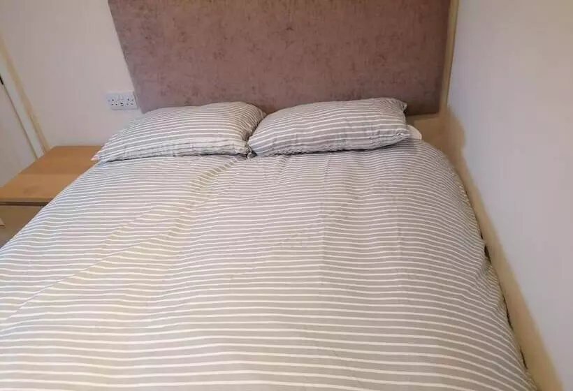 Majatalo 92 Seaford Street