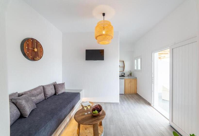 Pension Athiri Luxury Suites