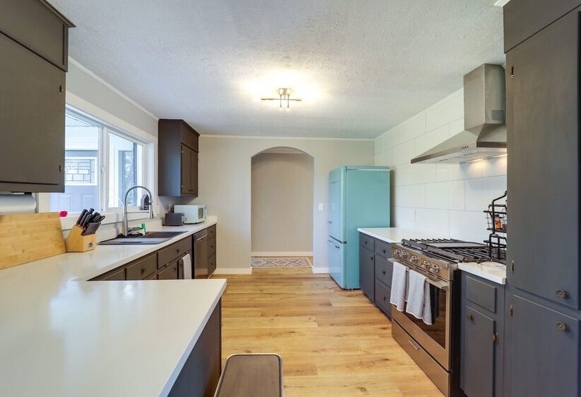 Pet Friendly Boone Home W/ Scenic Mountain Views!