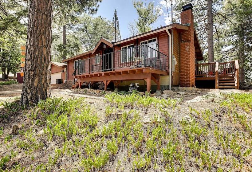 Pet Friendly Cabin W/ Fire Pit & Game Room!