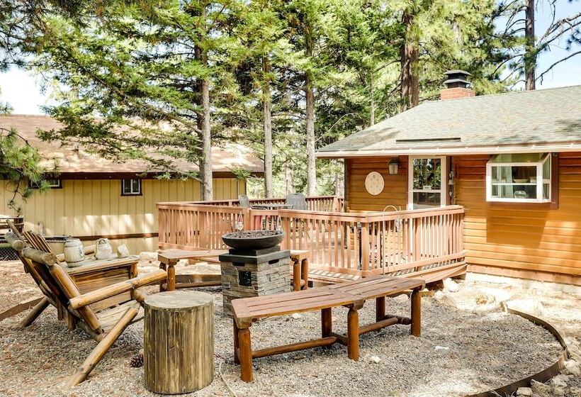Pet Friendly Cabin W/ Fire Pit & Game Room!