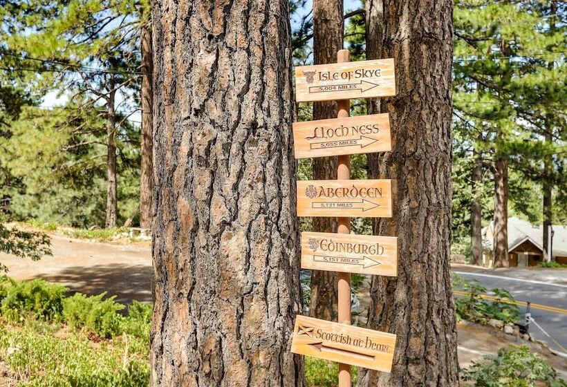 Pet Friendly Cabin W/ Fire Pit & Game Room!