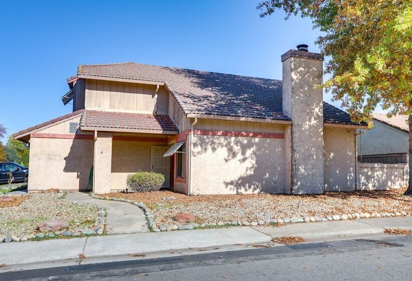 Pet Friendly Citrus Heights Home: Fenced Backyard!