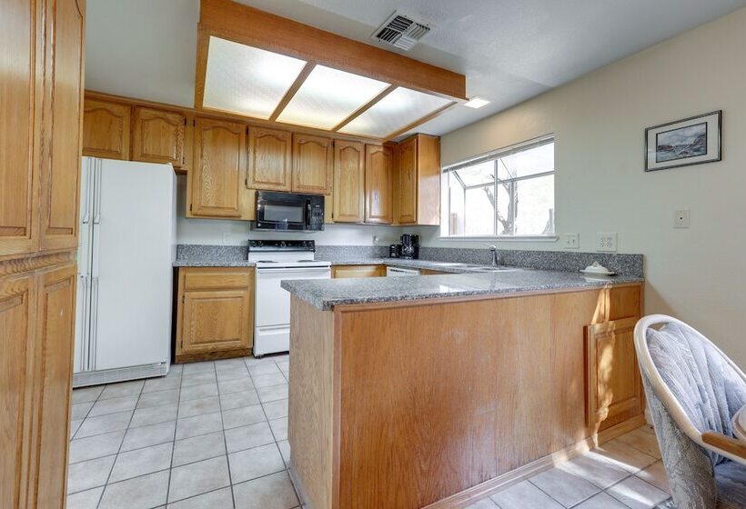 Pet Friendly Citrus Heights Home: Fenced Backyard!