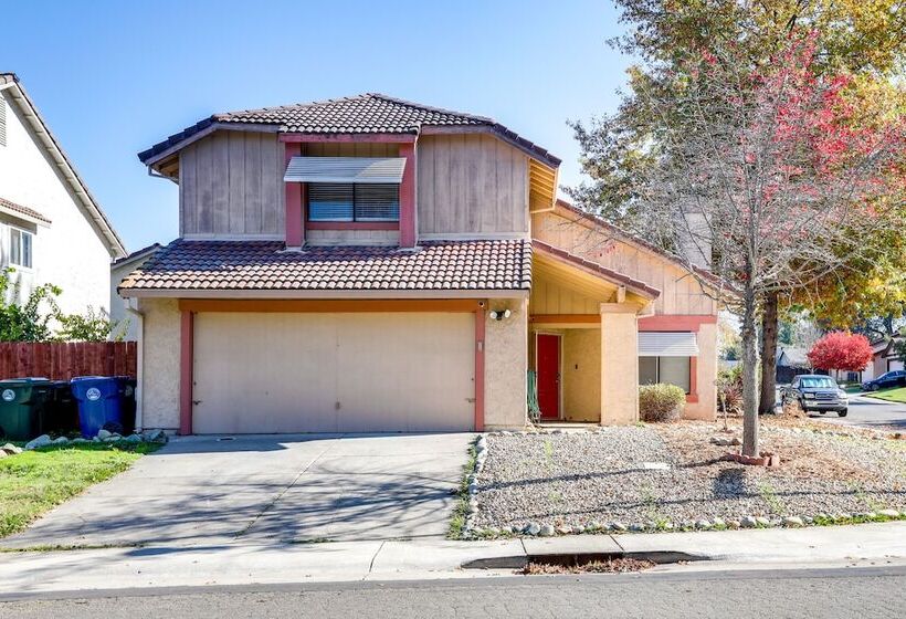 Pet Friendly Citrus Heights Home: Fenced Backyard!