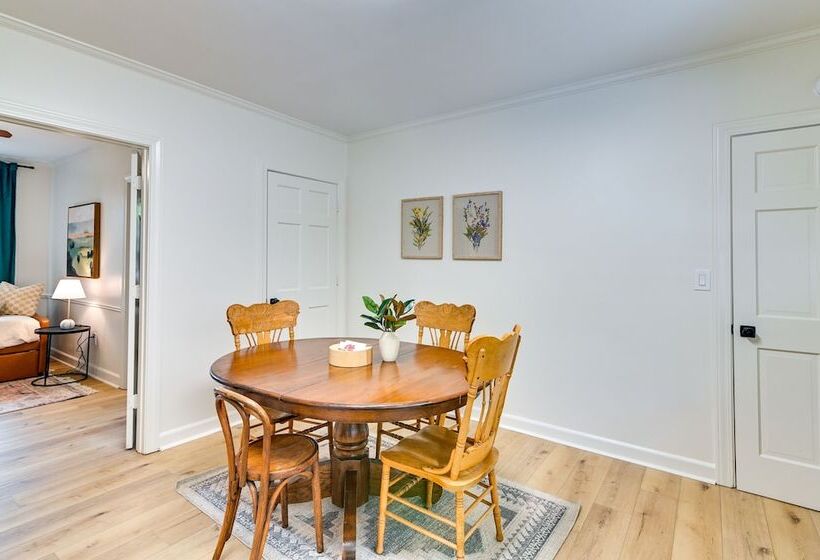 Centrally Located Home ~ Steps To Oxford Square!