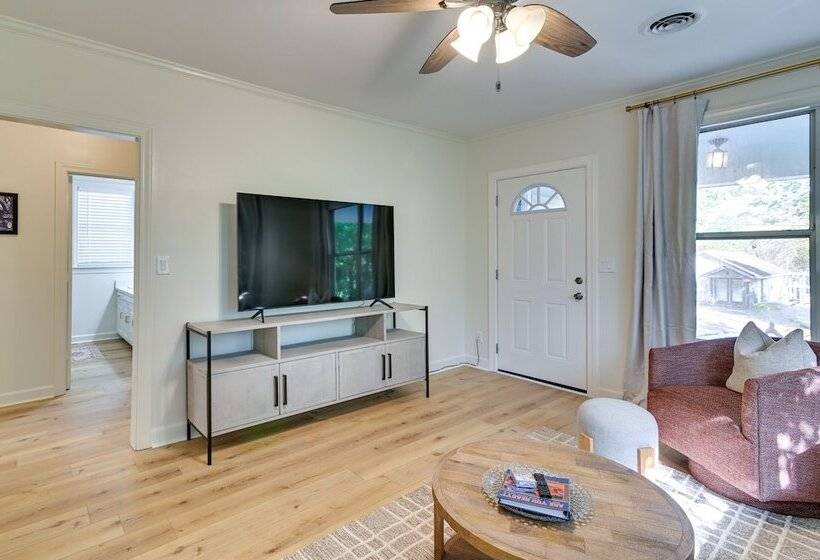 Centrally Located Home ~ Steps To Oxford Square!