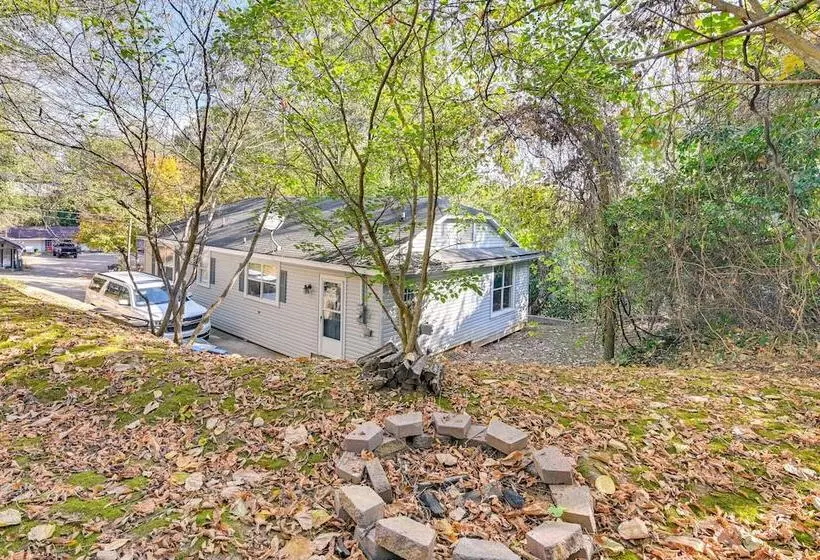 Centrally Located Home ~ Steps To Oxford Square!