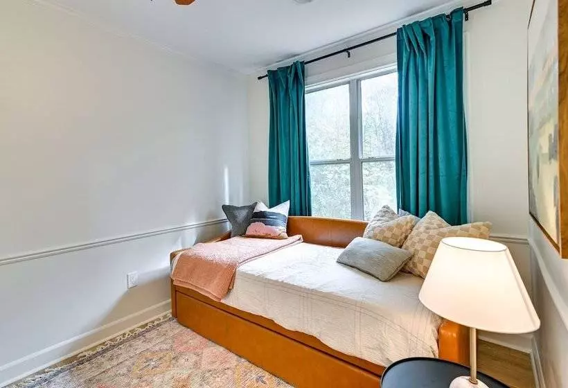 Centrally Located Home ~ Steps To Oxford Square!