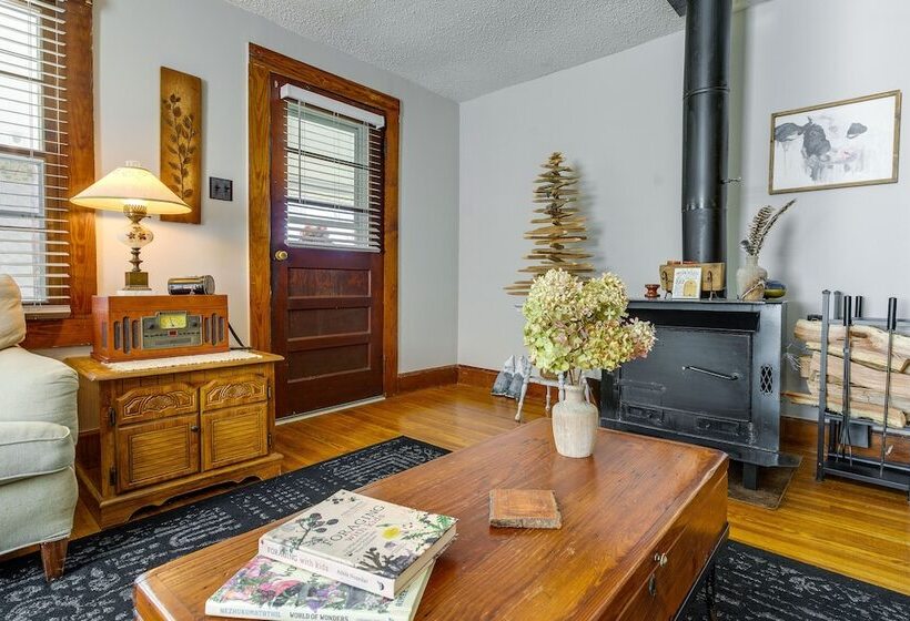 Pet Friendly Topton Home W/ Patio, Deck & Views!