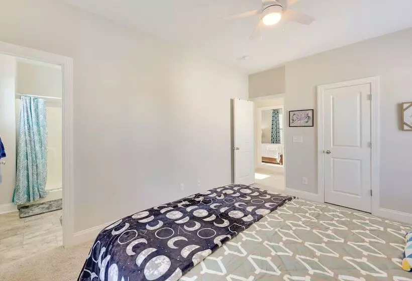 Pet Friendly Wilmington Home   2 Mi To Riverwalk