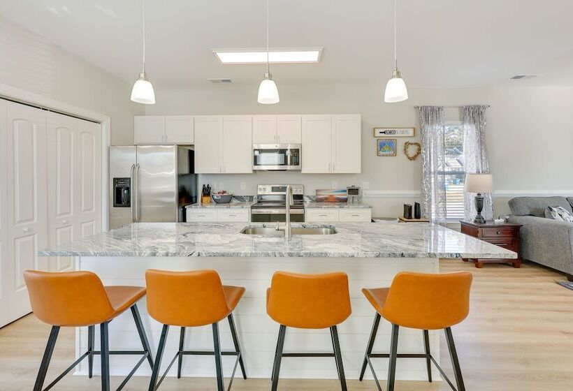 Pet Friendly Wilmington Home   2 Mi To Riverwalk