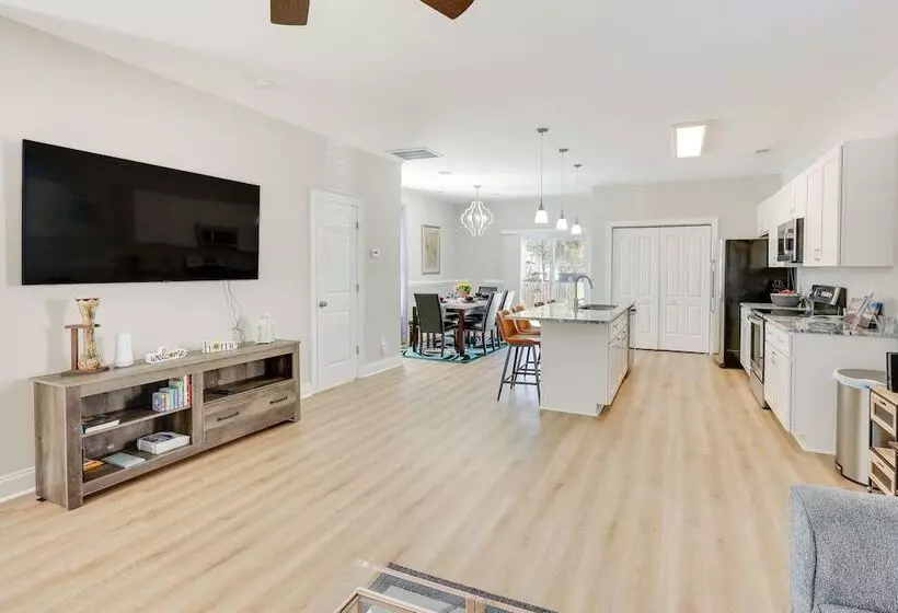 Pet Friendly Wilmington Home   2 Mi To Riverwalk