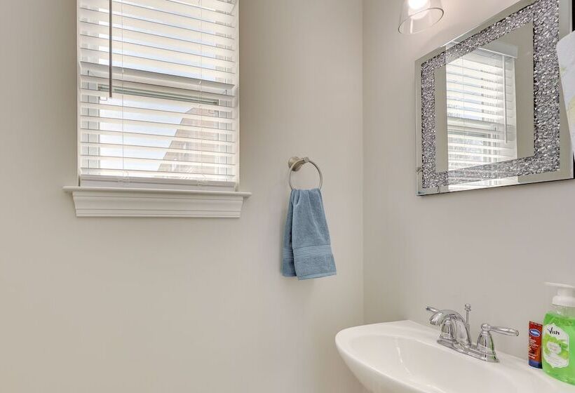 Pet Friendly Wilmington Home   2 Mi To Riverwalk