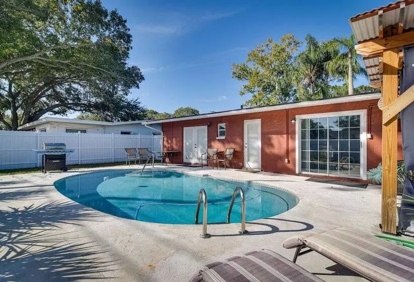 Pinellas Park Escape W/ Heated Pool!
