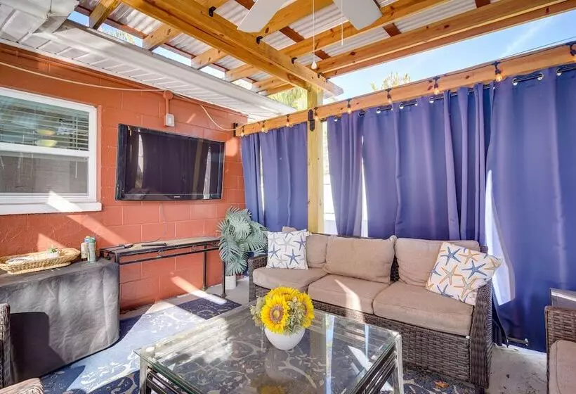 Pinellas Park Escape W/ Heated Pool!