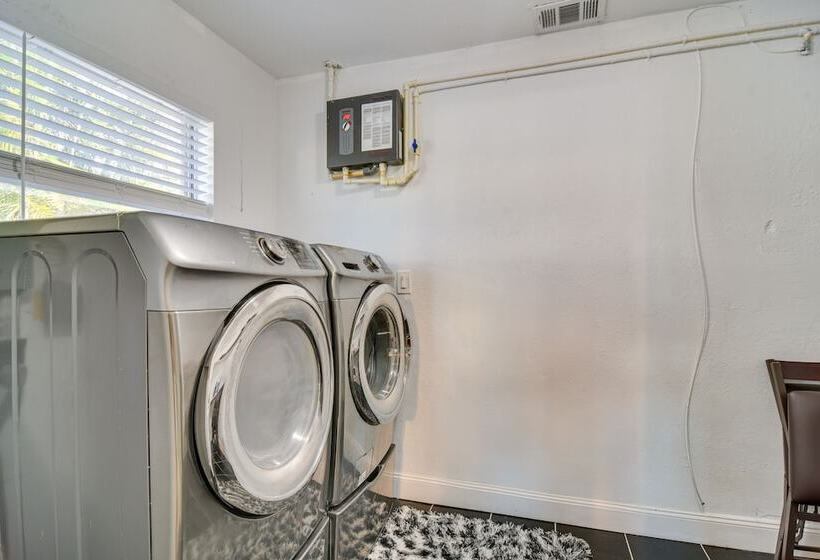 Pinellas Park Escape W/ Heated Pool!