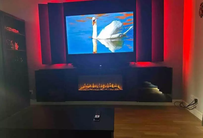 Residenssi Remarkable 2 Bed House In Northolt