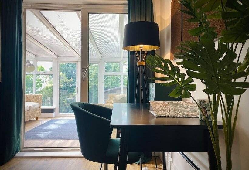 Резиденция Tranquil Bridge Escape