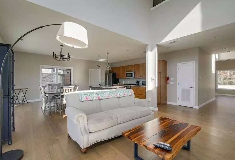 Riverfront Cotter Home: Close To Trout Fishing!