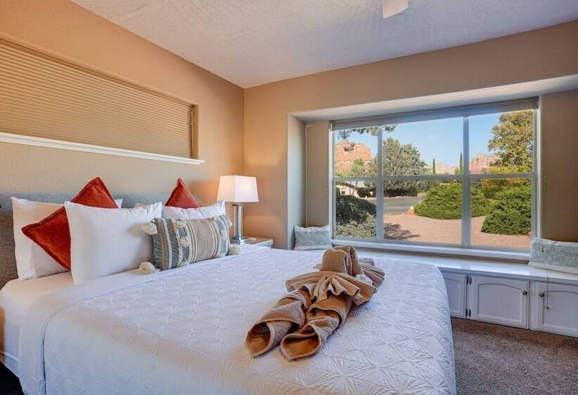 Luxury Sedona Retreat W/ Breathtaking Views