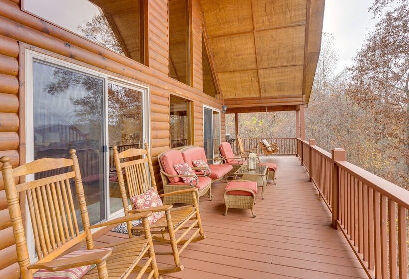 Spacious Murphy Retreat W/ Decks & Game Room!