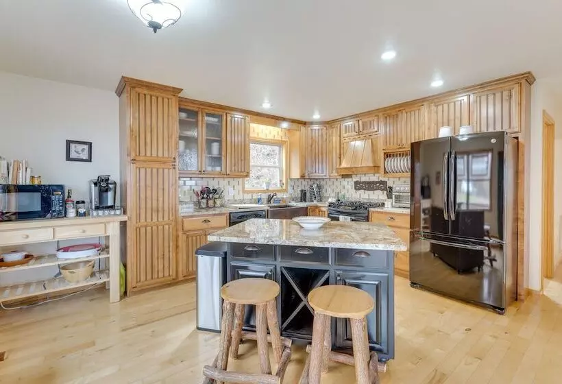 Spacious Murphy Retreat W/ Decks & Game Room!