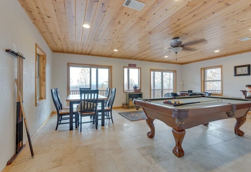 Spacious Murphy Retreat W/ Decks & Game Room!