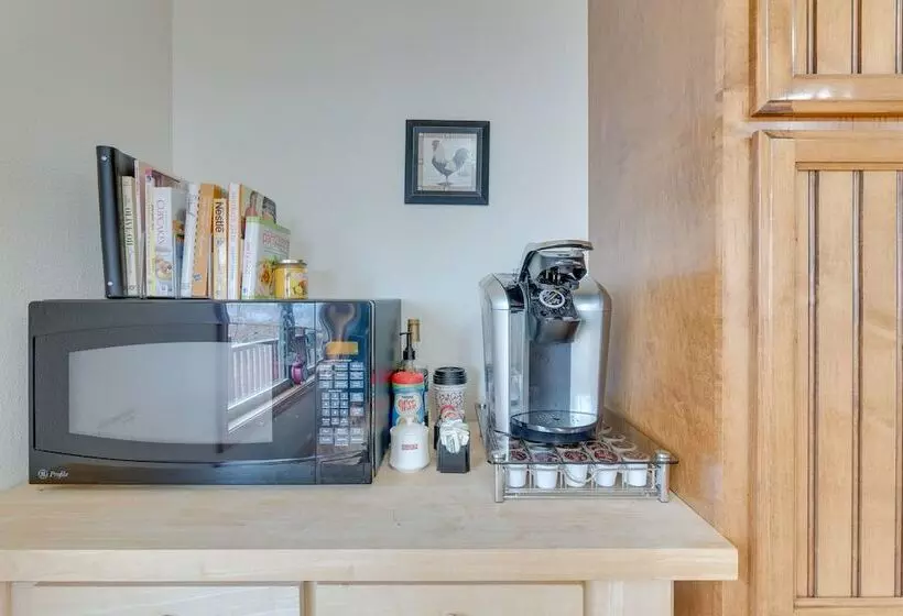 Spacious Murphy Retreat W/ Decks & Game Room!