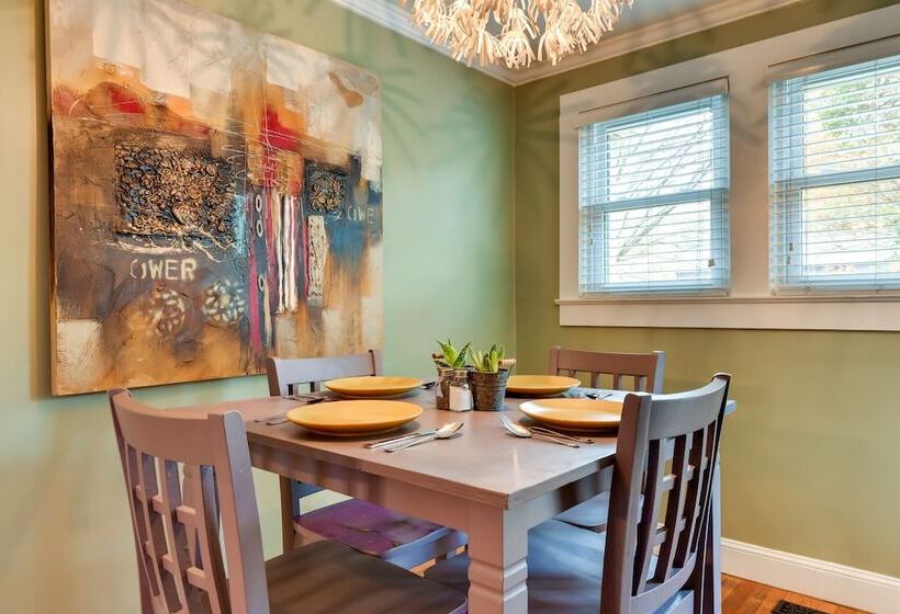 Stylish Charlotte Home W/ Smart Tv: 1 Mi To Noda!