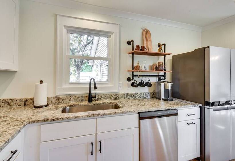 Tranquil Travelers Rest Home W/ Fire Pit!