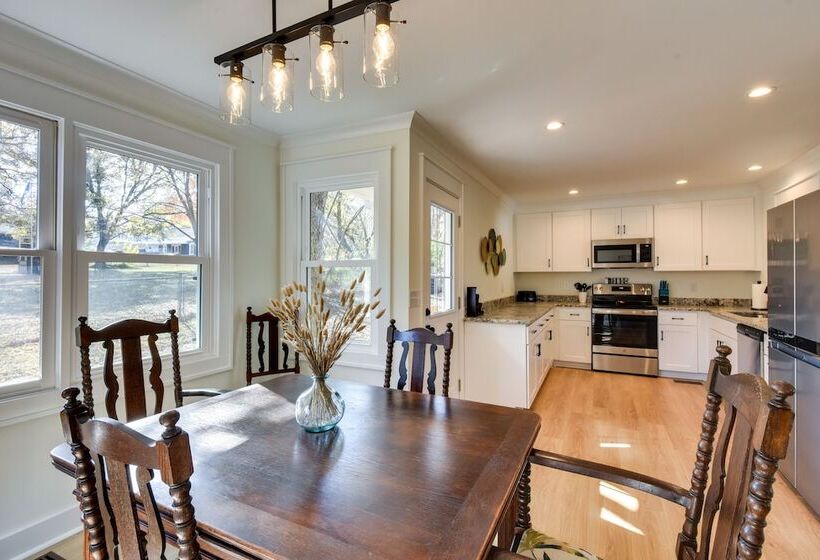 Tranquil Travelers Rest Home W/ Fire Pit!