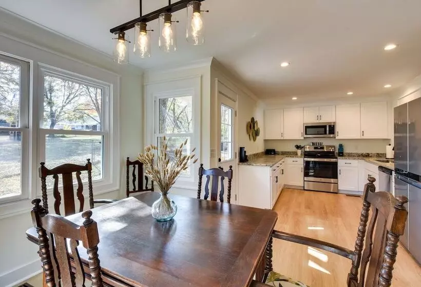 Tranquil Travelers Rest Home W/ Fire Pit!