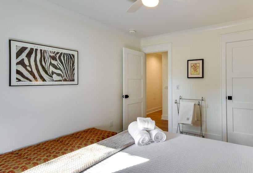 Tranquil Travelers Rest Home W/ Fire Pit!