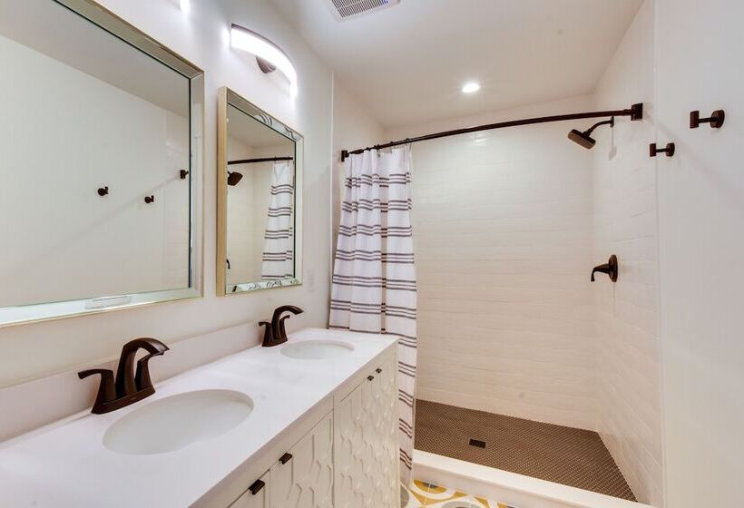 Tranquil Travelers Rest Home W/ Fire Pit!