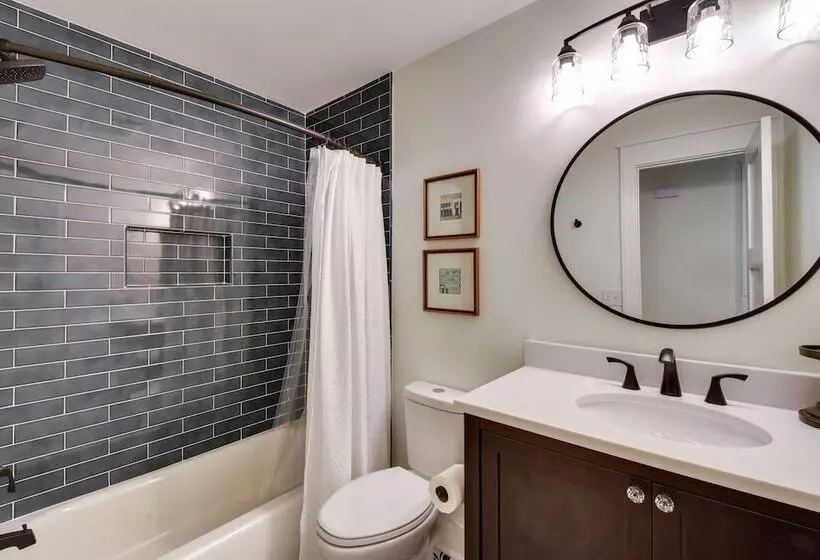 Tranquil Travelers Rest Home W/ Fire Pit!