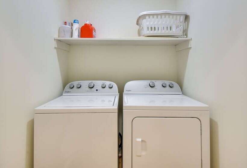 Tranquil Travelers Rest Home W/ Fire Pit!