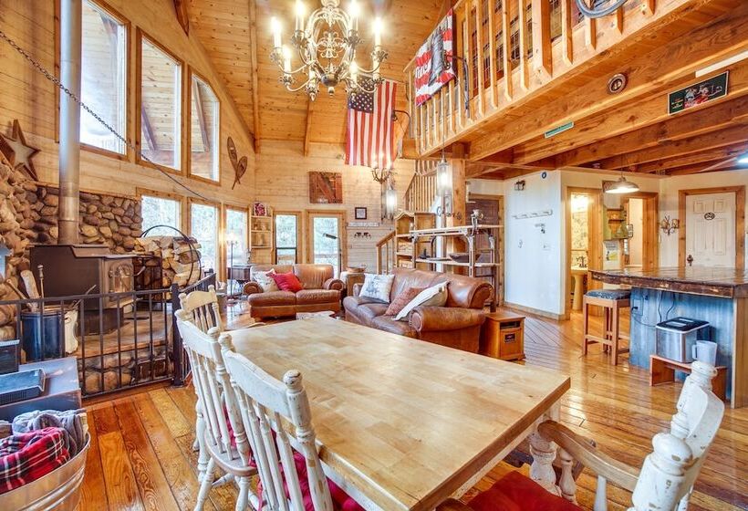 Tree Lined Mccall Cabin: Walk To Payette River!