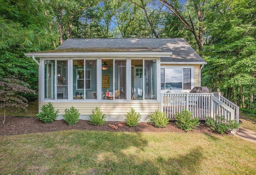 Waterfront Newaygo Cottage W/ On Site Lake Access!