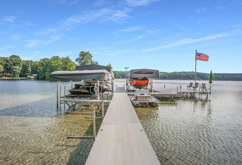 Waterfront Newaygo Cottage W/ On Site Lake Access!