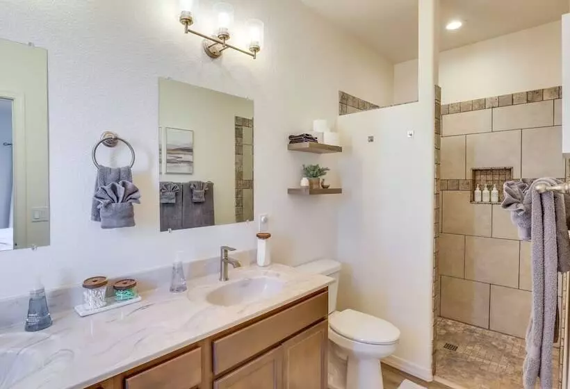 Bullhead City Home: Central A/c + Pool Access