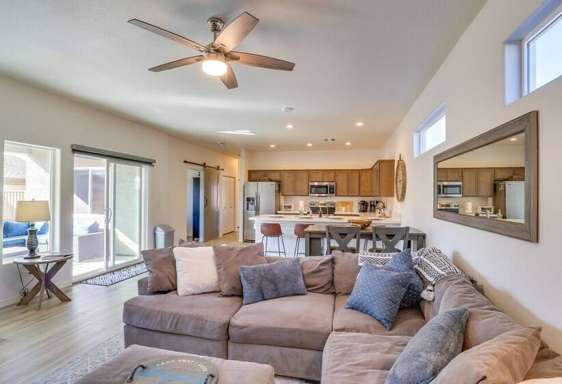 Bullhead City Home: Central A/c + Pool Access