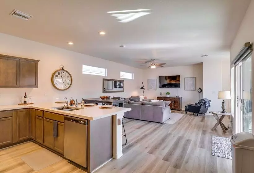 Bullhead City Home: Central A/c + Pool Access
