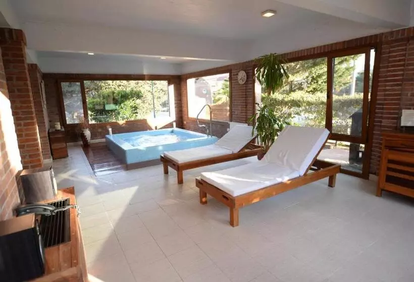 Aitue Apart Hotel & Spa