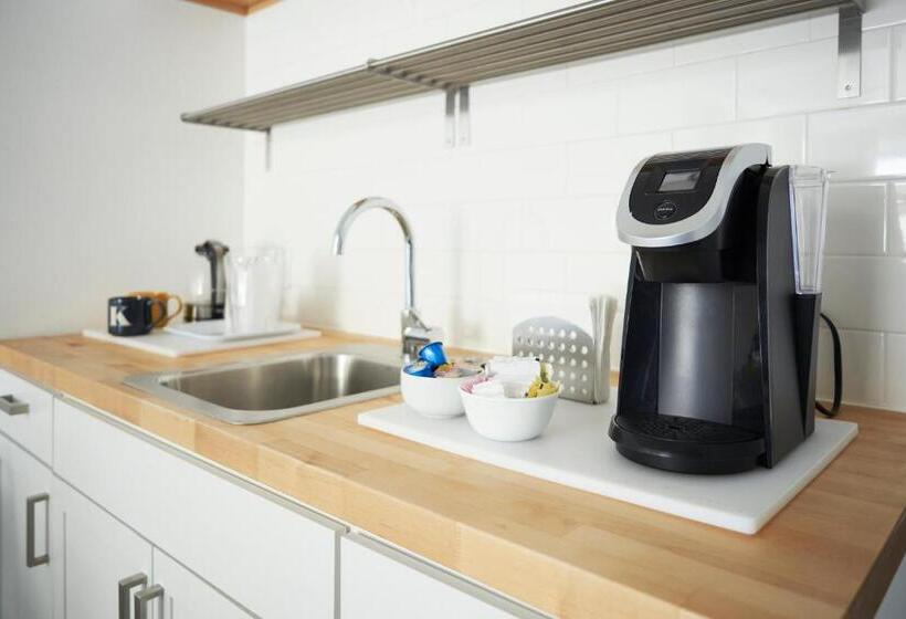 Общежитие Snob Hollow Inn Downtown Anchorage