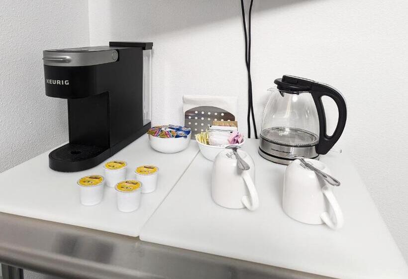 Общежитие Snob Hollow Inn Downtown Anchorage